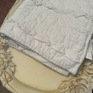 SHABBY CHIC | White w/Ruffles 1/ Standard Pillow Sham (26x20)
